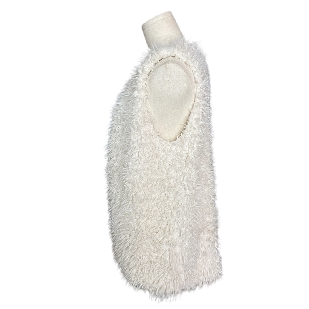 Self Esteem Faux Fur vest size medium creamy white‎ (A40) - Picture 3 of 8
